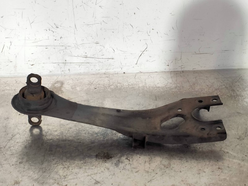 Recambio de brazo suspension inferior trasero izquierdo para kia cee´d drive referencia OEM IAM   