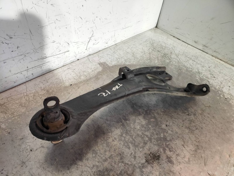 Recambio de brazo suspension inferior trasero izquierdo para kia cee´d drive referencia OEM IAM   