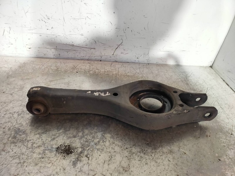 Recambio de brazo suspension superior trasero derecho para kia cee´d drive referencia OEM IAM   