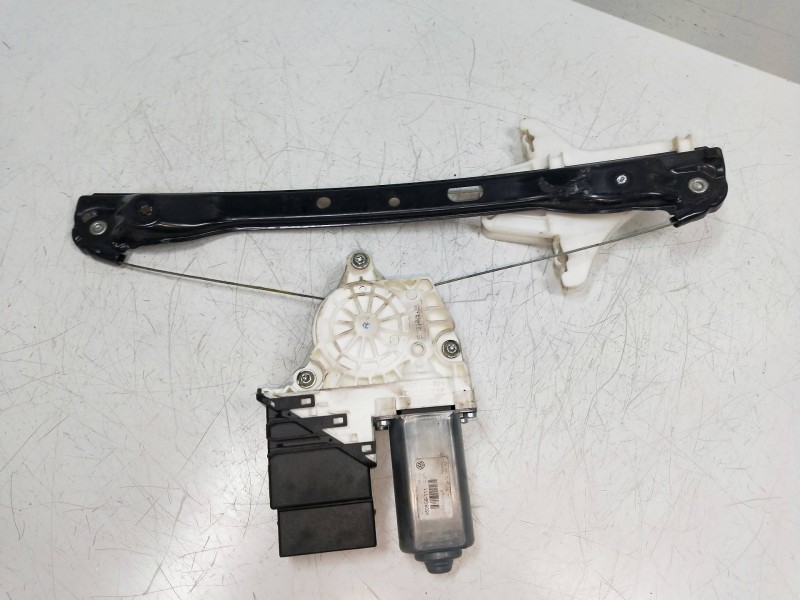 Recambio de elevalunas trasero derecho para volkswagen passat berlina (3c2) 2.0 tdi referencia OEM IAM 1K0959704F 980856111 4P Recambio de elevalunas trasero derecho para volkswagen passat berlina (3c2) 2.0 tdi referencia OEM IAM 1K0959704F 980856111 4P