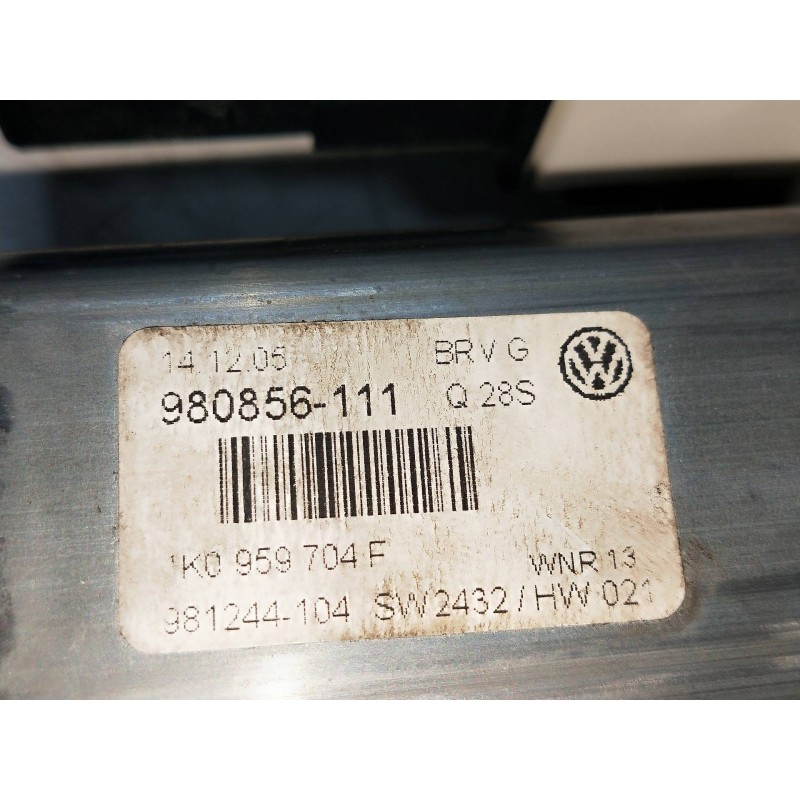 Recambio de elevalunas trasero derecho para volkswagen passat berlina (3c2) 2.0 tdi referencia OEM IAM 1K0959704F 980856111 4P Recambio de elevalunas trasero derecho para volkswagen passat berlina (3c2) 2.0 tdi referencia OEM IAM 1K0959704F 980856111 4P