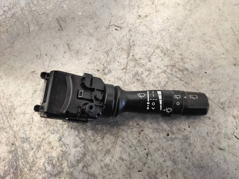 Recambio de mando limpia para kia cee´d drive referencia OEM IAM 934201H500  