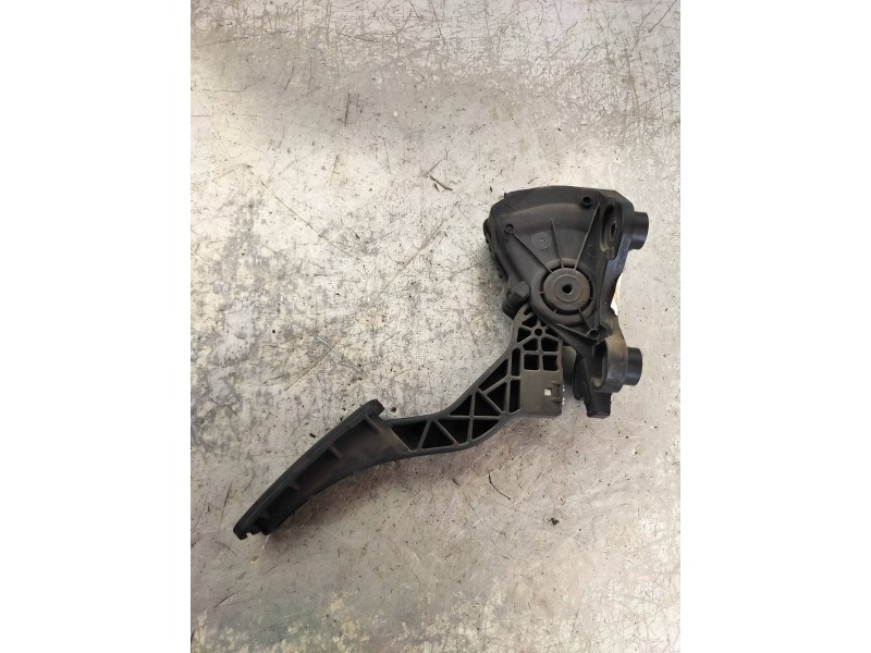 Recambio de potenciometro pedal para kia cee´d drive referencia OEM IAM 327002R300  