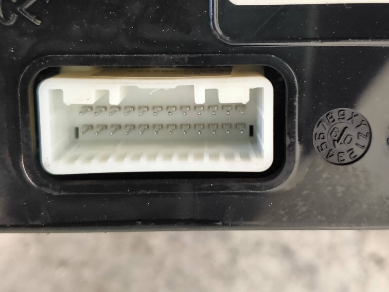 Recambio de pantalla multifuncion para kia cee´d drive referencia OEM IAM 957101H700  