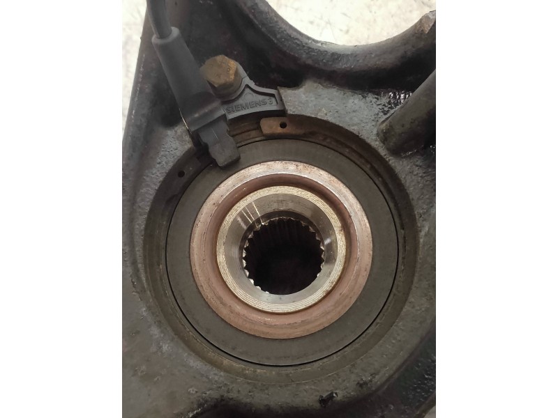 Recambio de mangueta delantera izquierda para peugeot 308 confort referencia OEM IAM   