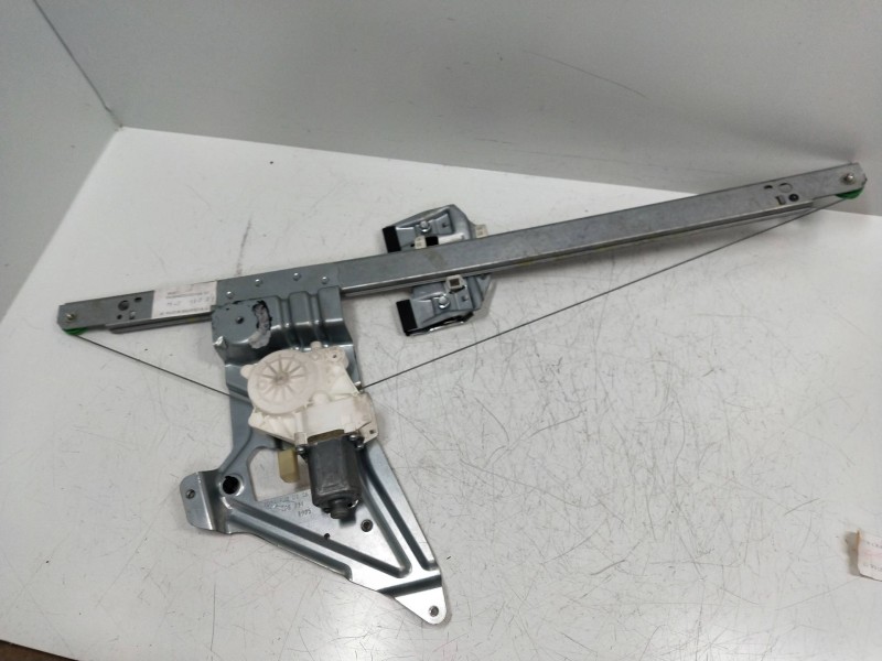 Recambio de elevalunas delantero derecho para volkswagen crafter caja cerrada referencia OEM IAM 995184103  5P