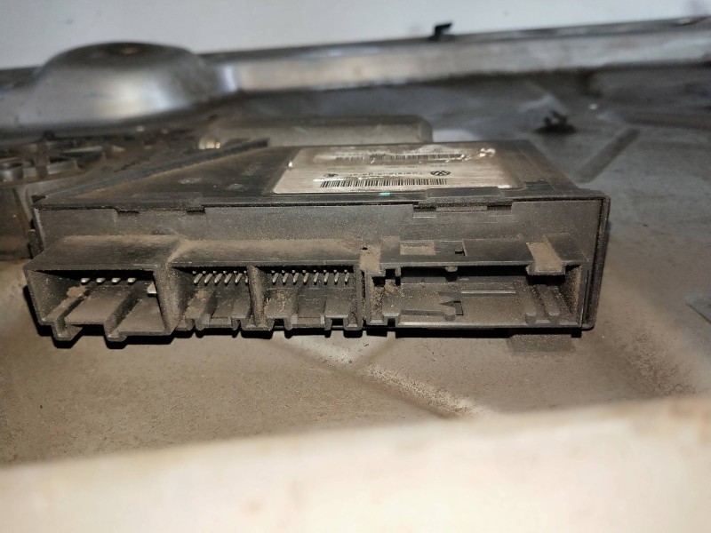 Recambio de elevalunas trasero derecho para volkswagen phaeton (3d2/3d8) 6.0 w12 48v cat (ban) referencia OEM IAM E840311001  4P