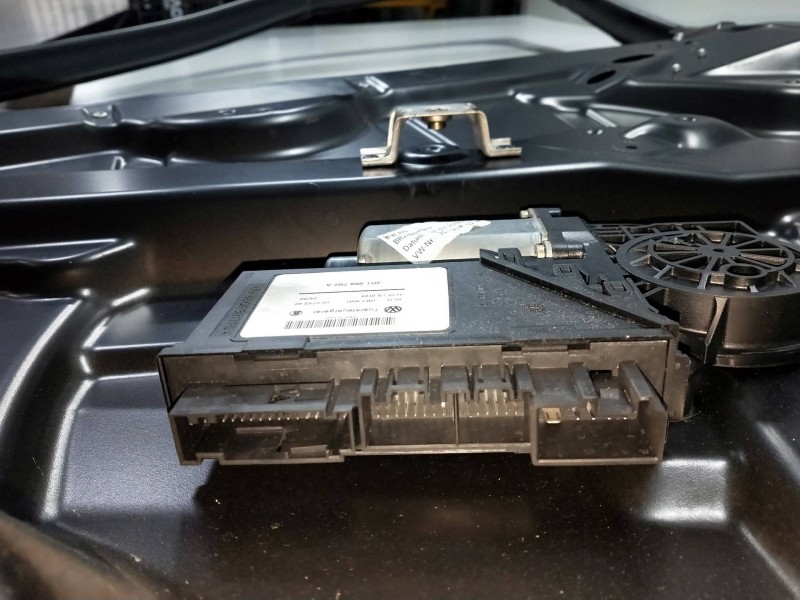 Recambio de elevalunas delantero derecho para volkswagen touareg (7la) 3.2 v6 24v referencia OEM IAM 3D1959792A  5P