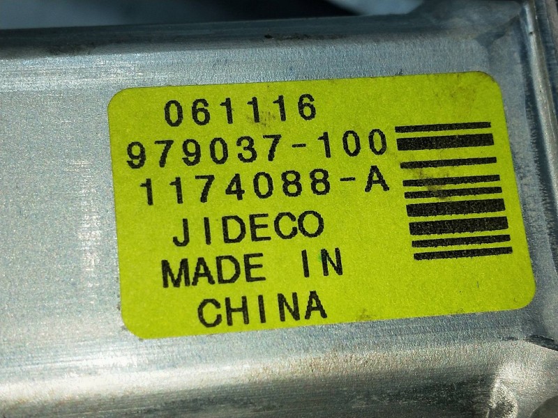 Recambio de elevalunas delantero derecho para volvo c30 2.0 16v cat referencia OEM IAM 979037100 1174088A 3P
