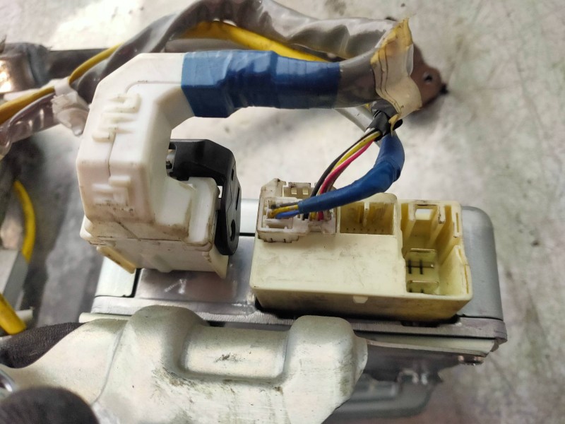 Recambio de columna direccion para toyota prius (nhw30) plug-in hybrid advance referencia OEM IAM 8096047070 1321001230 45250471