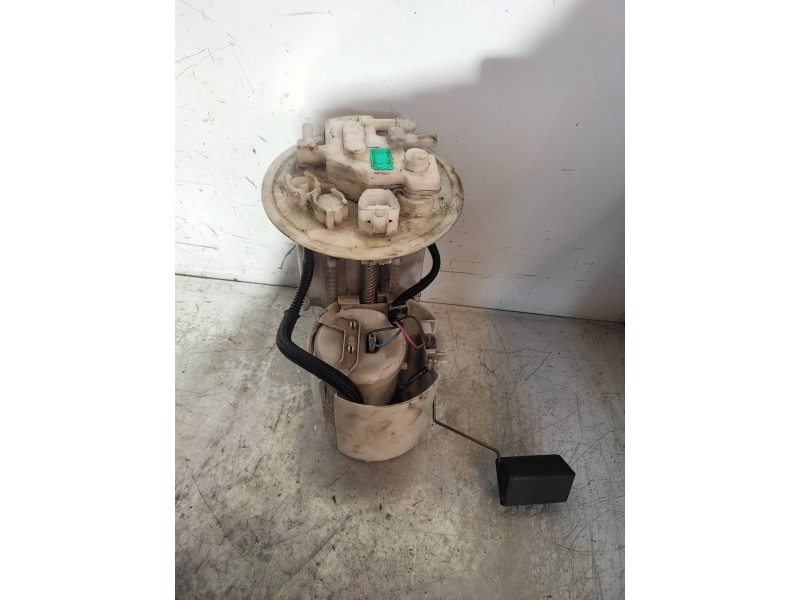 Recambio de bomba combustible para toyota prius (nhw30) plug-in hybrid advance referencia OEM IAM 7702047070  AISAN