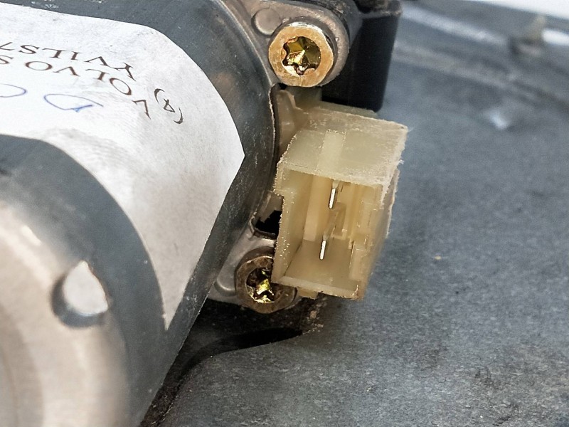 Recambio de elevalunas delantero izquierdo para volvo s70 berlina 2.5 turbodiesel referencia OEM IAM   4P