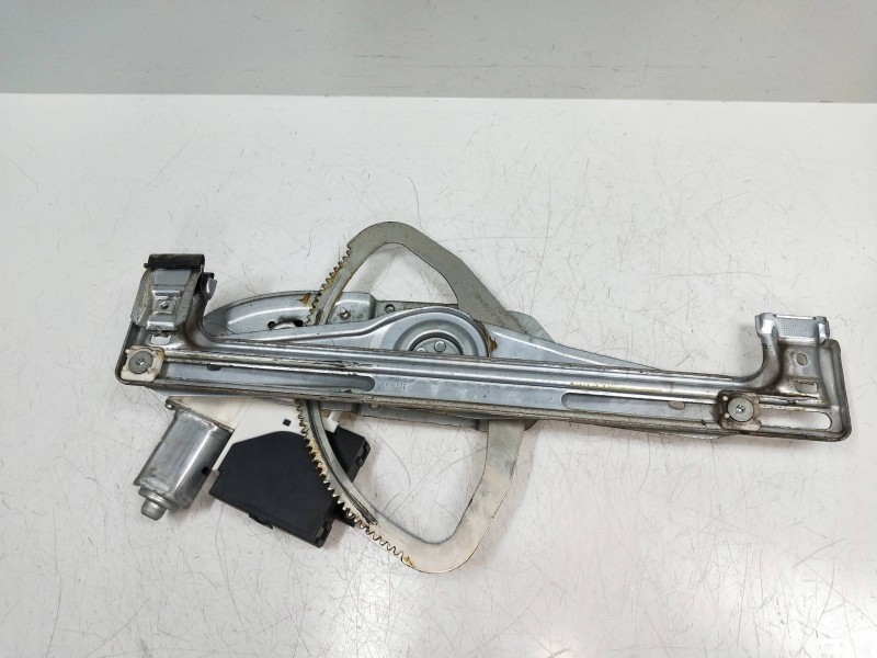 Recambio de elevalunas trasero derecho para volvo v50 familiar 2.0 d kinetic referencia OEM IAM 30710149  5P