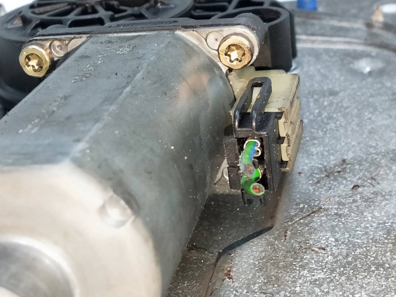 Recambio de elevalunas delantero izquierdo para volvo v70 familiar 2.5 turbodiesel referencia OEM IAM   5P