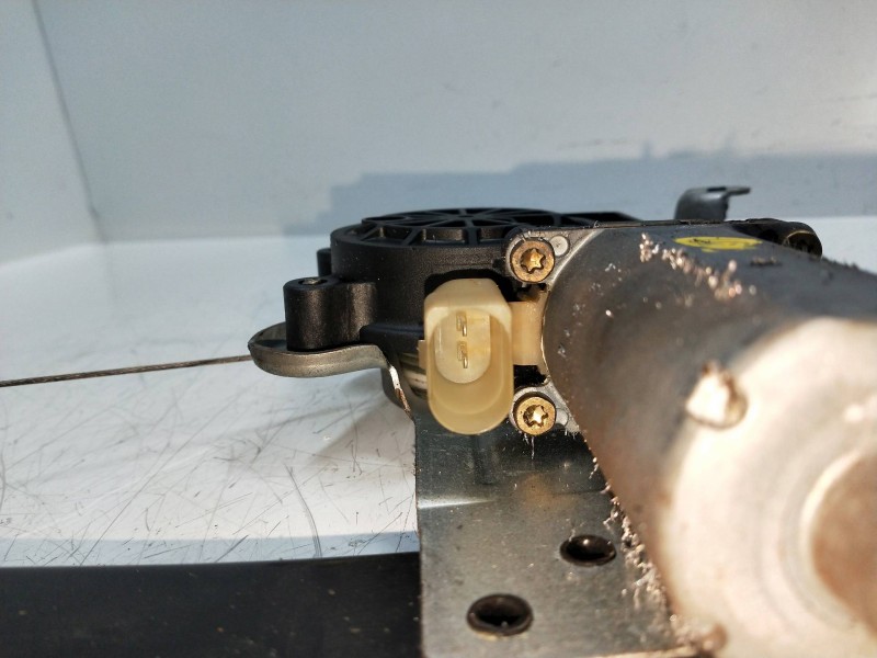 Recambio de elevalunas trasero derecho para volvo v70 familiar 2.5 turbodiesel referencia OEM IAM   5P