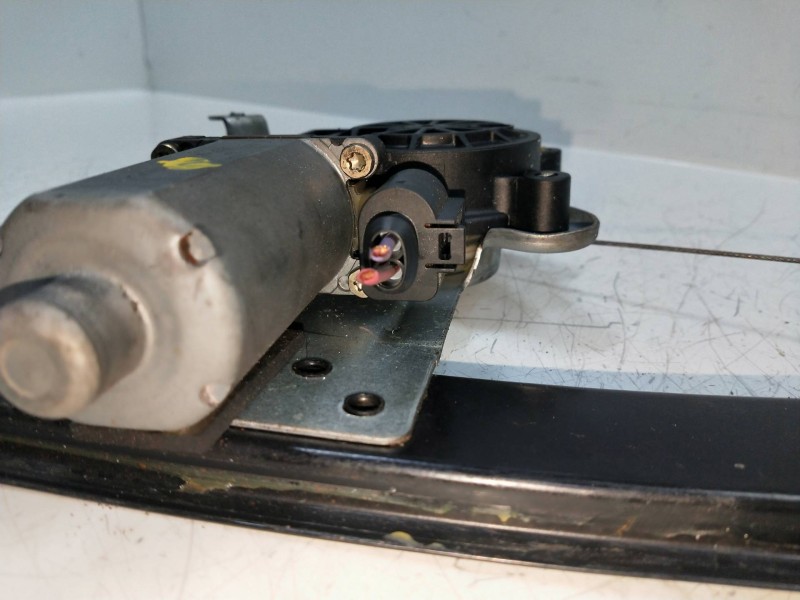 Recambio de elevalunas trasero izquierdo para volvo v70 familiar 2.5 turbodiesel referencia OEM IAM   5P