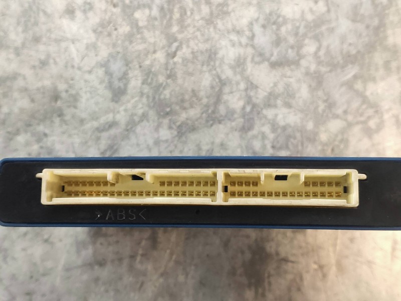 Recambio de modulo electronico para toyota prius (nhw30) plug-in hybrid advance referencia OEM IAM 2325005213 8999047050 DENSO