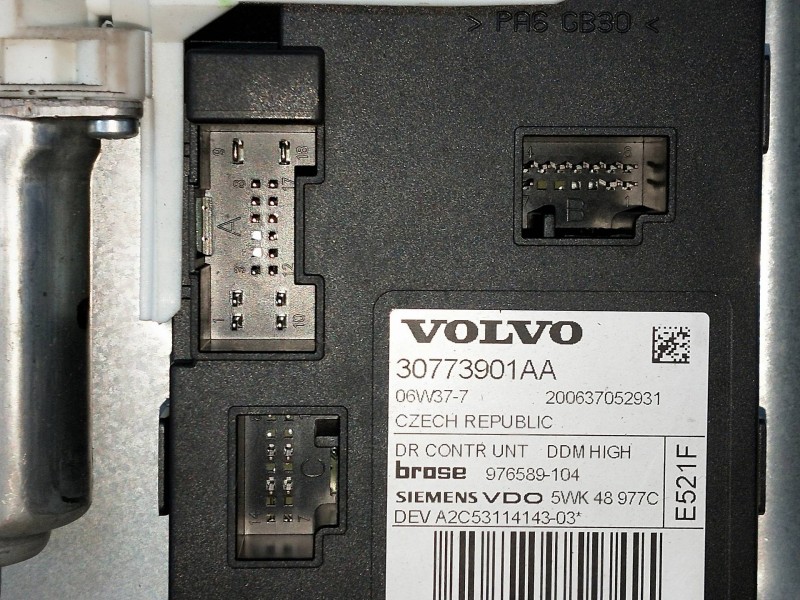 Recambio de elevalunas delantero izquierdo para volvo s40 berlina 1.6 diesel cat referencia OEM IAM 30773901AA  4P