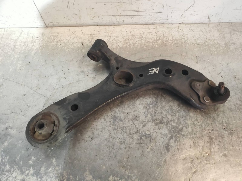 Recambio de brazo suspension inferior delantero derecho para toyota prius (nhw30) plug-in hybrid advance referencia OEM IAM   