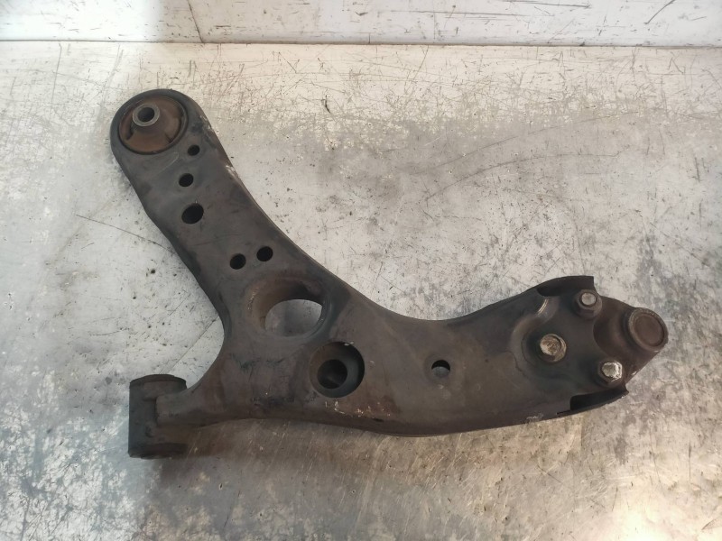 Recambio de brazo suspension inferior delantero derecho para toyota prius (nhw30) plug-in hybrid advance referencia OEM IAM   
