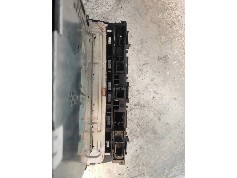 Recambio de sistema audio / radio cd para seat ibiza (6j5) reference referencia OEM IAM 6J0035156  