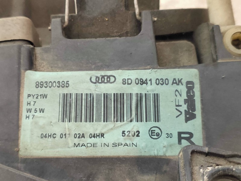 Recambio de faro derecho para audi a4 avant (b5) 2.4 quattro referencia OEM IAM 8D0941030AK 89300385 VALEO