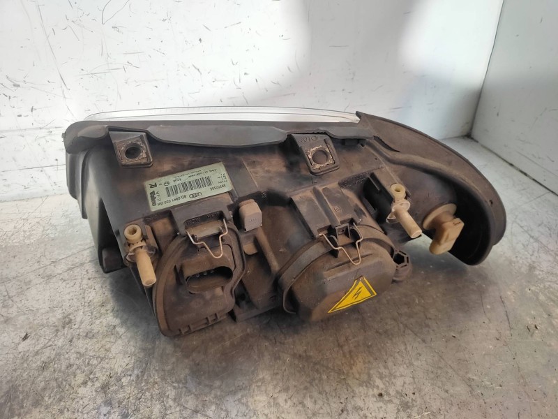 Recambio de faro derecho para audi a4 avant (b5) 2.4 quattro referencia OEM IAM 8D0941030AK 89300385 VALEO