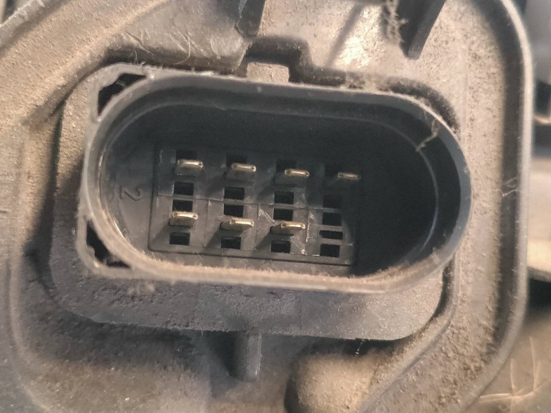 Recambio de faro derecho para audi a4 avant (b5) 2.4 quattro referencia OEM IAM 8D0941030AK 89300385 VALEO