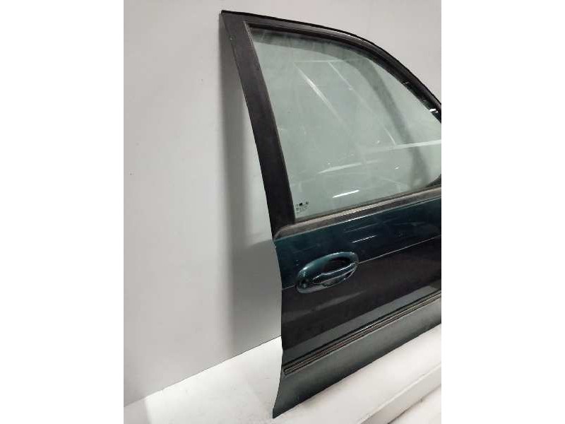 Recambio de puerta delantera derecha para kia carnival ii referencia OEM IAM   