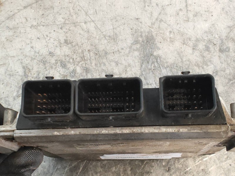 Recambio de centralita motor uce para peugeot 206 berlina xr referencia OEM IAM 0281011525 9651256880 9640938680 EDC15C2 27 BOSC