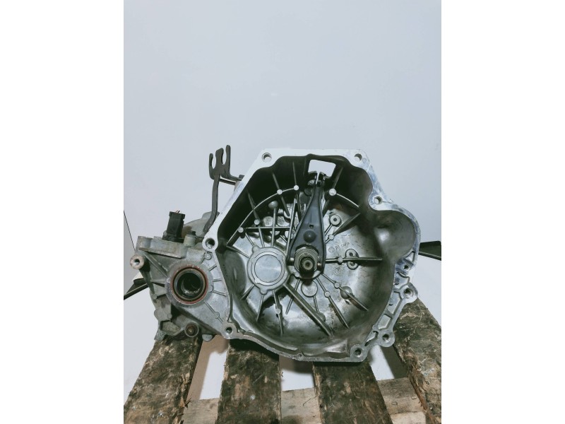 Recambio de caja cambios para chrysler sebring berlina (jr41) 2.0 le referencia OEM IAM 4670290AG NUT350 4677 AK938192