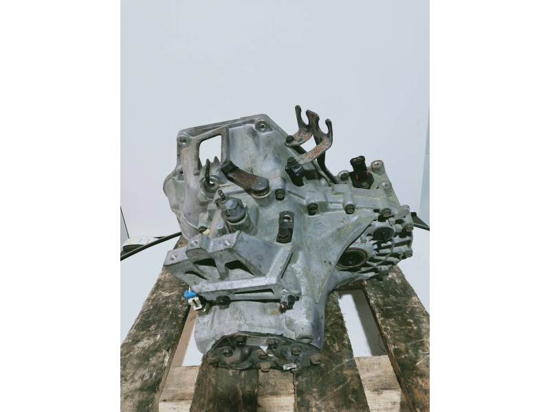 Recambio de caja cambios para chrysler sebring berlina (jr41) 2.0 le referencia OEM IAM 4670290AG NUT350 4677 AK938192