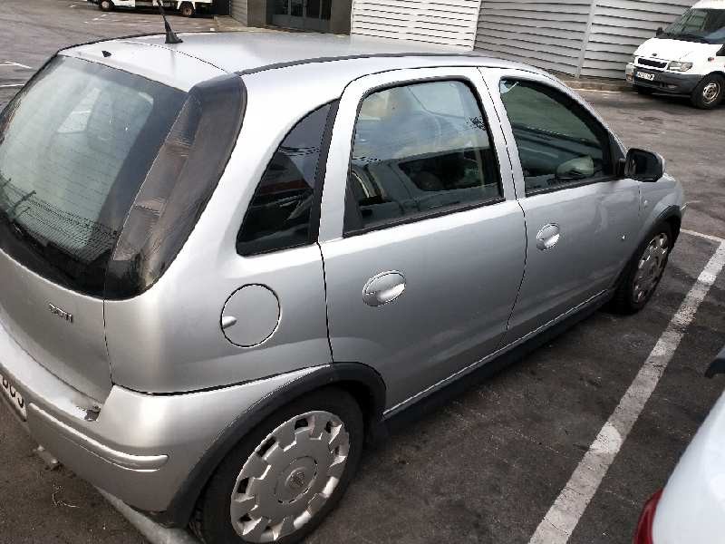 opel corsa c del año 2004