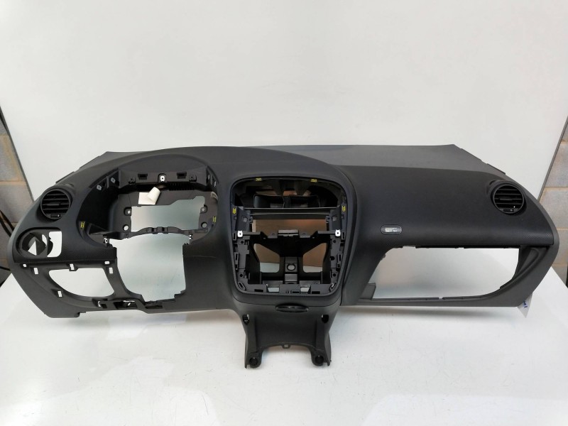 Recambio de salpicadero para seat altea (5p1) referencia OEM IAM    Recambio de salpicadero para seat altea (5p1) referencia OEM IAM