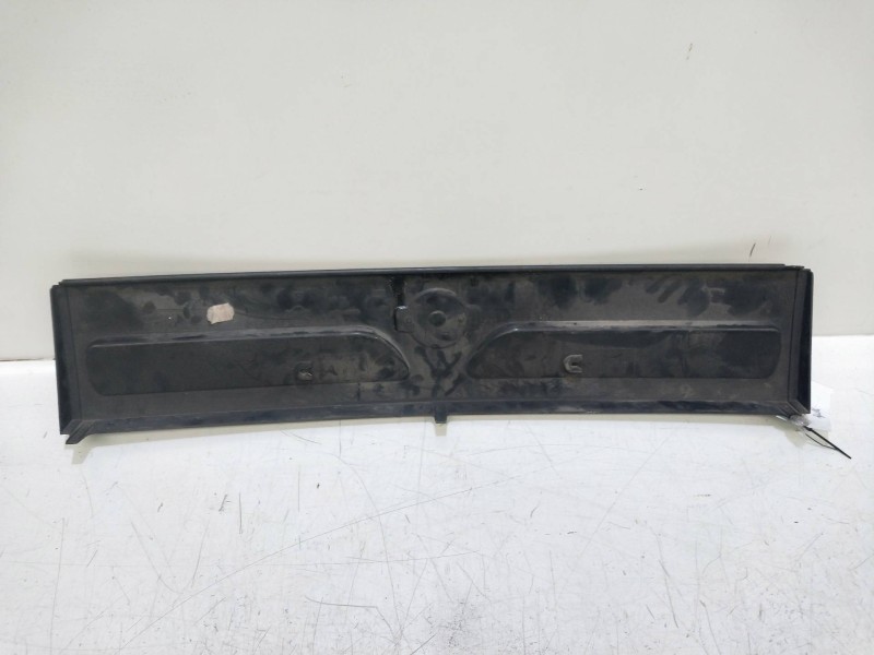 Recambio de rejilla delantera para nissan vanette (c 220) referencia OEM IAM   