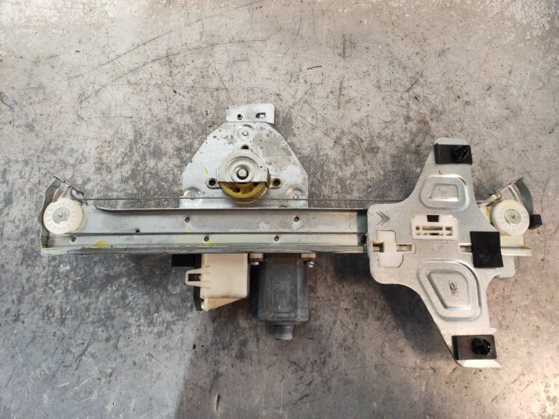 Recambio de elevalunas trasero izquierdo para citroen c4 berlina exclusive referencia OEM IAM 0130822239  5P