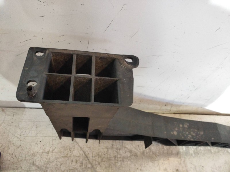 Recambio de travesaño inferior para citroen c4 berlina exclusive referencia OEM IAM   