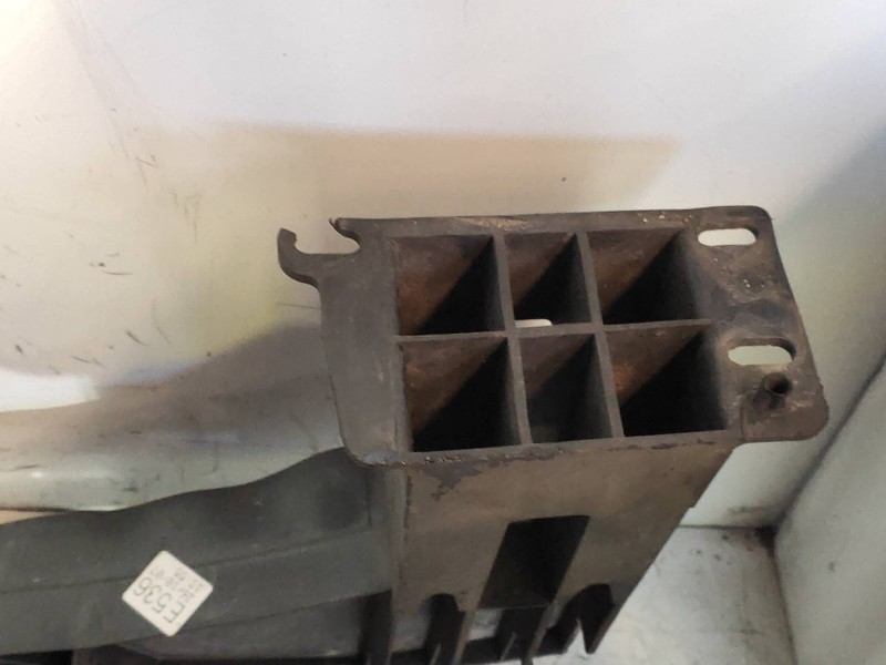 Recambio de travesaño inferior para citroen c4 berlina exclusive referencia OEM IAM   