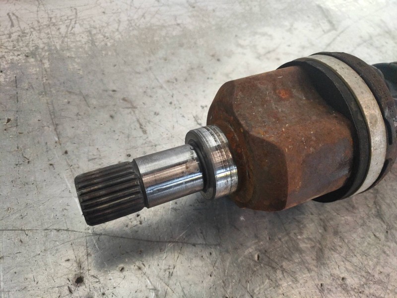 Recambio de transmision delantera izquierda para citroen c4 berlina exclusive referencia OEM IAM 9637117780  