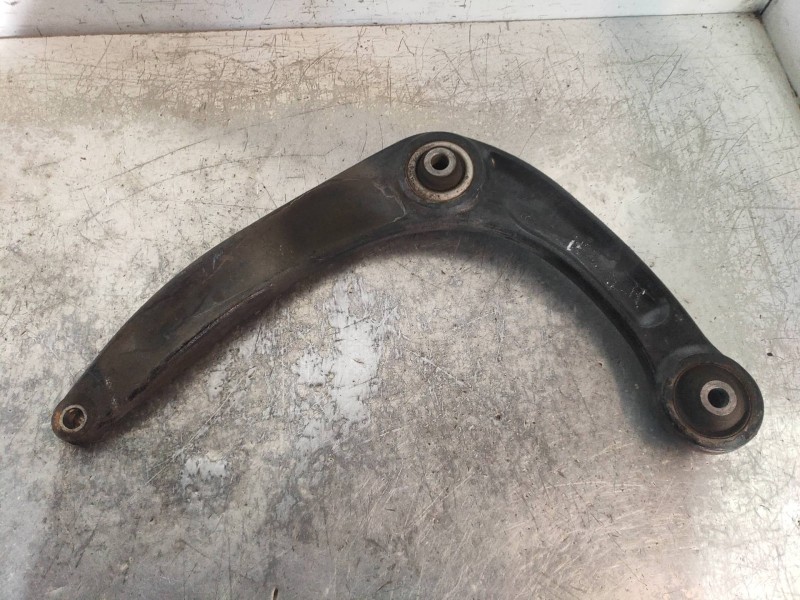 Recambio de brazo suspension inferior delantero derecho para citroen c4 berlina exclusive referencia OEM IAM   