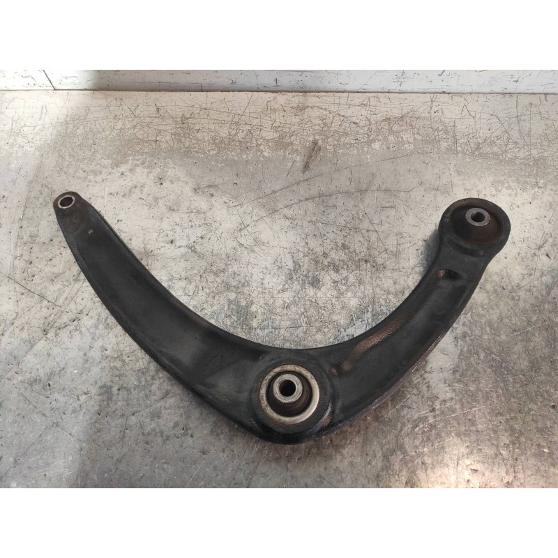 Recambio de brazo suspension inferior delantero izquierdo para citroen c4 berlina exclusive referencia OEM IAM   