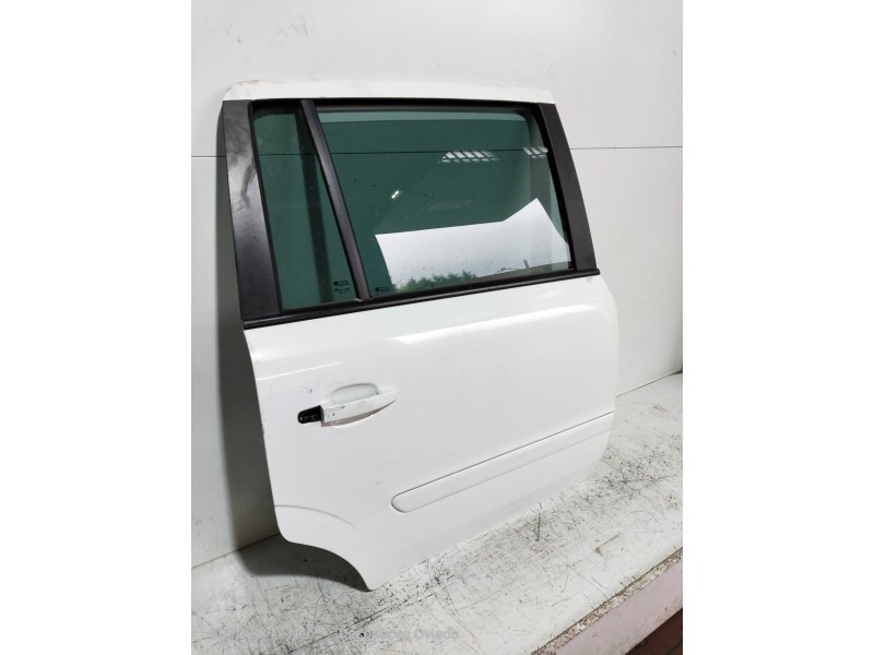 Recambio de puerta trasera derecha para opel zafira b enjoy referencia OEM IAM  5P 
