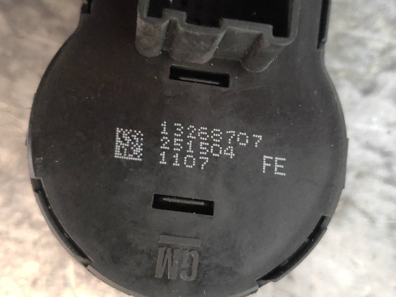 Recambio de mando luces para opel astra j lim. 1.7 16v cdti referencia OEM IAM 13268707 251504 