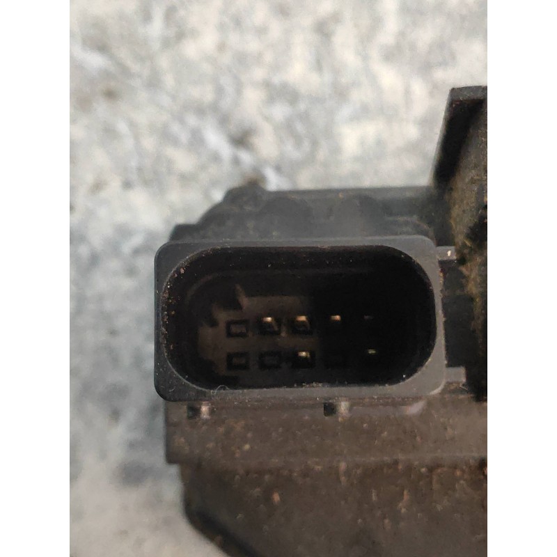 Recambio de motor cierre centralizado trasero derecho para opel astra j lim. 1.7 16v cdti referencia OEM IAM   