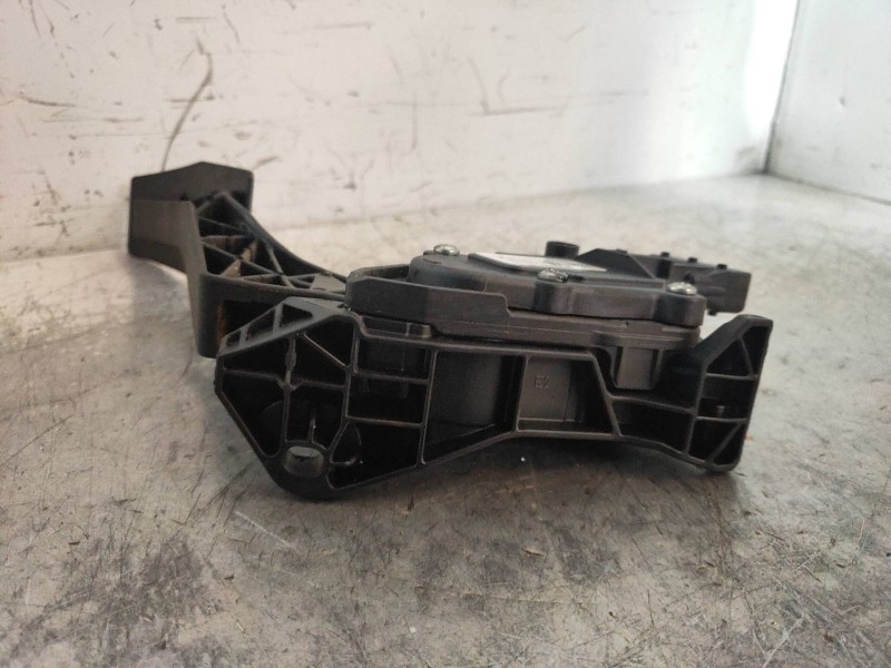 Recambio de potenciometro pedal para opel astra j lim. 1.7 16v cdti referencia OEM IAM 13252702 6PV00976507 