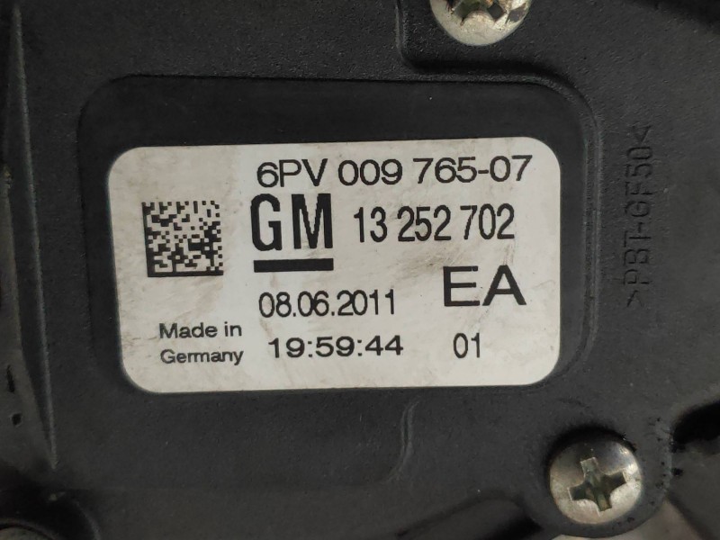 Recambio de potenciometro pedal para opel astra j lim. 1.7 16v cdti referencia OEM IAM 13252702 6PV00976507 