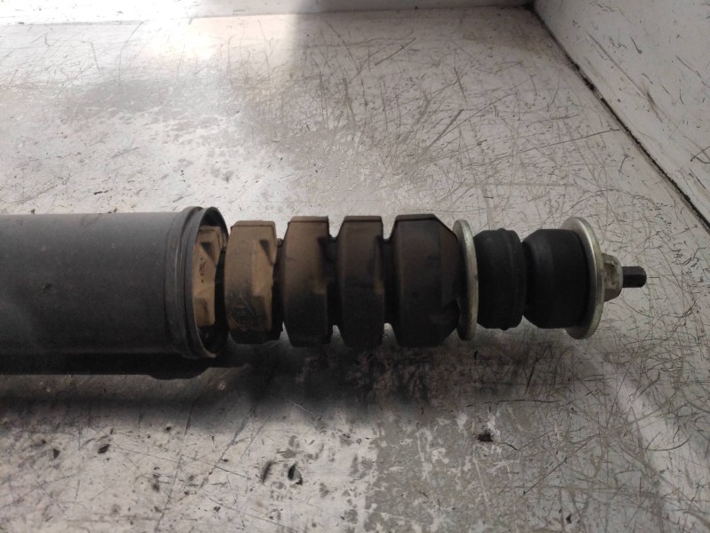 Recambio de amortiguador trasero izquierdo para dacia logan ii ambiance referencia OEM IAM 562103901R  