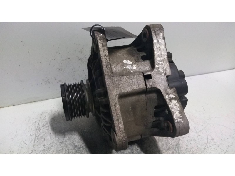 Recambio de alternador para nissan tiida (c11x/sc11x) acenta referencia OEM IAM 8200667608A VALEO 15DCI