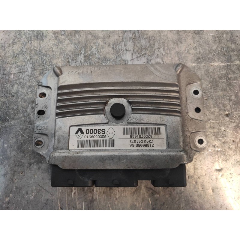 Recambio de centralita motor uce para renault megane ii berlina 5p 2.0 referencia OEM IAM 215860596A 8200509516 S3000 8200751638