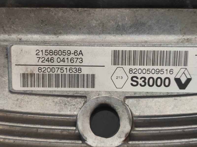 Recambio de centralita motor uce para renault megane ii berlina 5p 2.0 referencia OEM IAM 215860596A 8200509516 S3000 8200751638